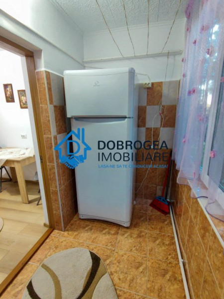 E3 - 2 CAMERE, DECOMANDAT, ETAJ 2, CENTRALA GAZ