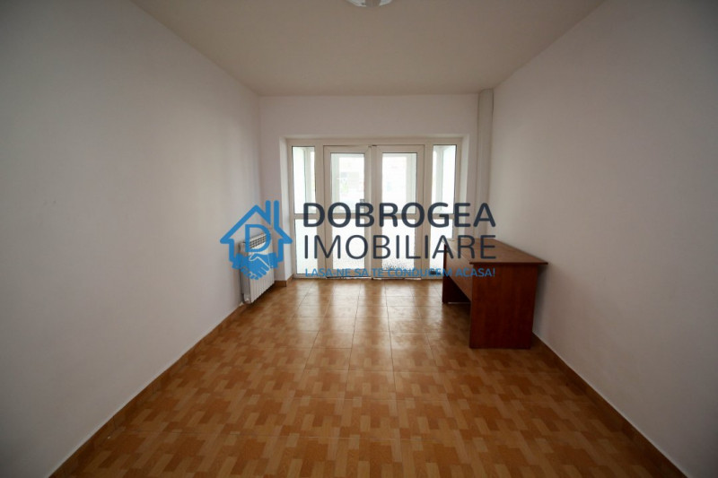 Apartament \ Spatiu Comercial, Pelican, 2 Camere