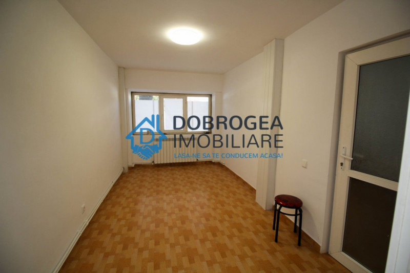 Apartament \ Spatiu Comercial, Pelican, 2 Camere