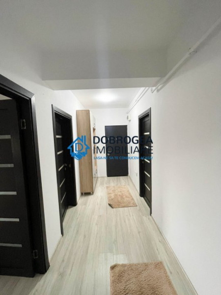 C5, ultramodern, mobilat-utilat complet