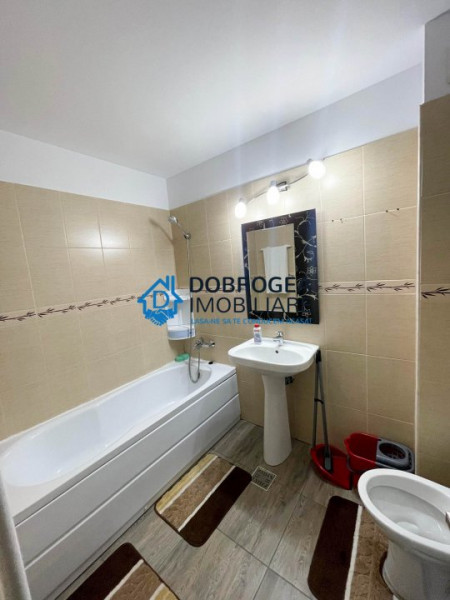 C5, ultramodern, mobilat-utilat complet
