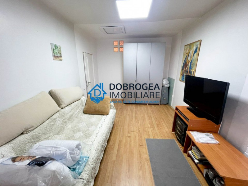 E3, P+1, decomandat, 2 bai