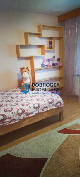 E3, etaj 2, mobilat-utilat