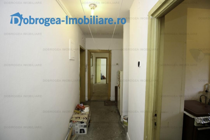 Isaccei, 3 camere, semidecomandat, fara imbunatatiri