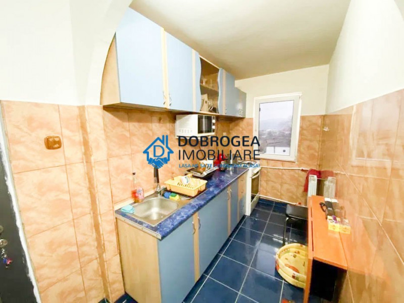 23 August, renovat, mobilat, AC