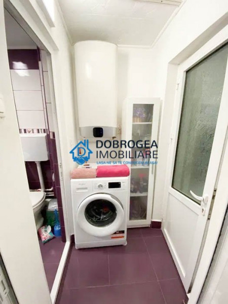 23 August, renovat, mobilat, AC
