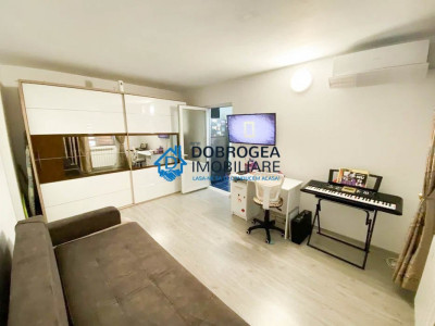 23 August, renovat, mobilat, AC