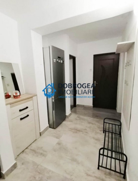 9 Mai, 3 camere, renovat, mobilat-utilat, centrala