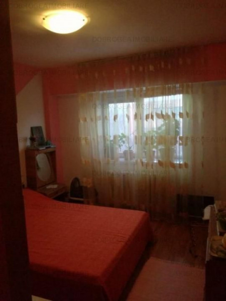 Viitorului, 4 cam, renovat complet, 90 mp, centrala pe gaz, parcare