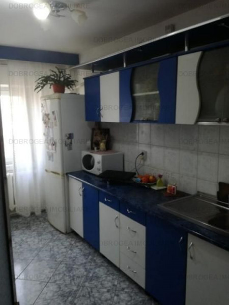 Viitorului, 4 cam, renovat complet, 90 mp, centrala pe gaz, parcare