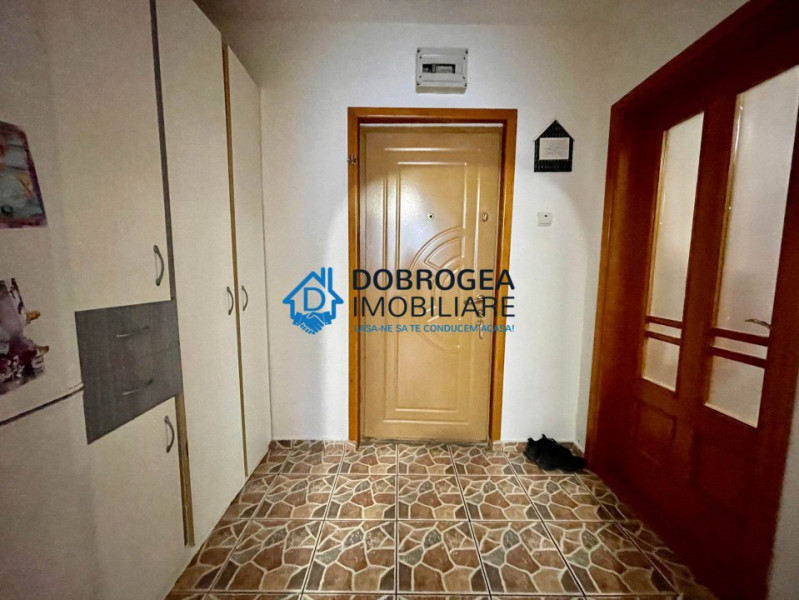 Zona Vest, apartament 2 camere, semidecomandat