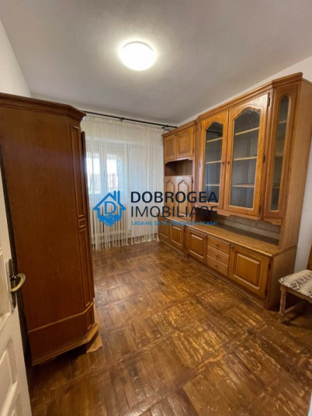  Babadag langa Banca Transilvania, duplex cu 4 camere, 2 bai