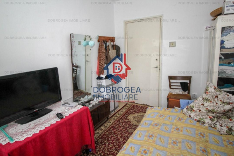 Apartament 4 camere, Et 2, Sabinelor, decomandat 84mp