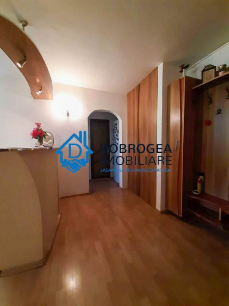 APARTAMENT 2 CAMERE DECOMANDAT, 52 MP.