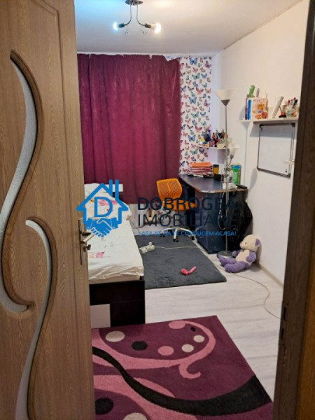 GARII- 2 CAMERE, SEMIDECOMANDAT ,ETAJ 2.