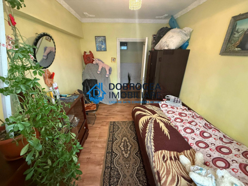 PACII- 3 CAMERE DECOMANDAT, ETAJ 1.