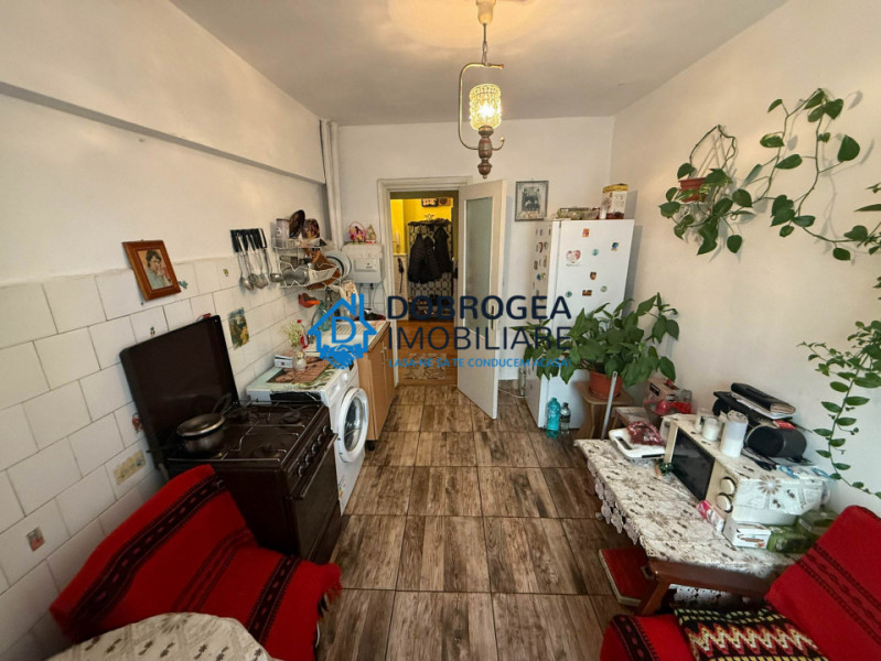 PACII- 3 CAMERE DECOMANDAT, ETAJ 1.