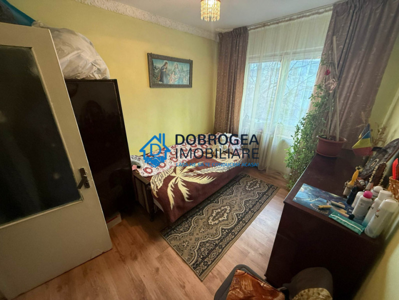 PACII- 3 CAMERE DECOMANDAT, ETAJ 1.