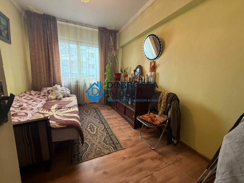 PACII- 3 CAMERE DECOMANDAT, ETAJ 1.