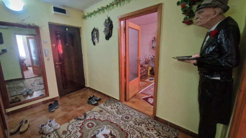 STRADA BABADAG -APARTAMENT 3 CAMERE DECOMANDAT, ETAJ 3,  85MP.