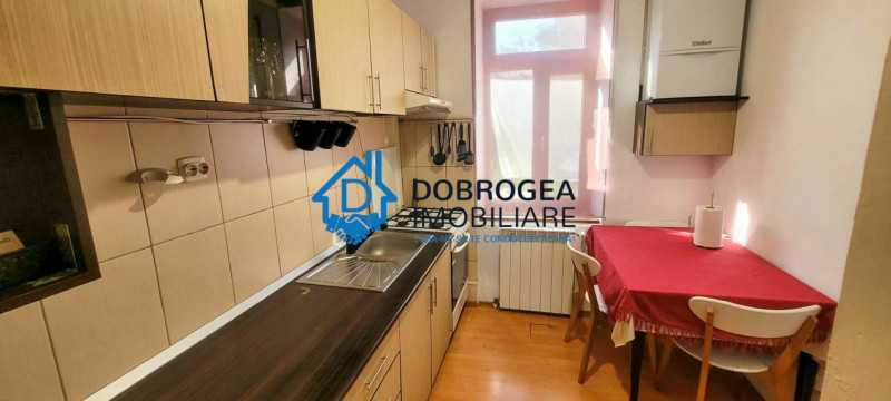 ZONA CENTRALA-CASA 3 DORMITOARE, DE INCHIRIAT.