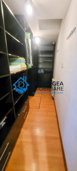 ZONA CENTRALA-CASA 3 DORMITOARE, DE INCHIRIAT.