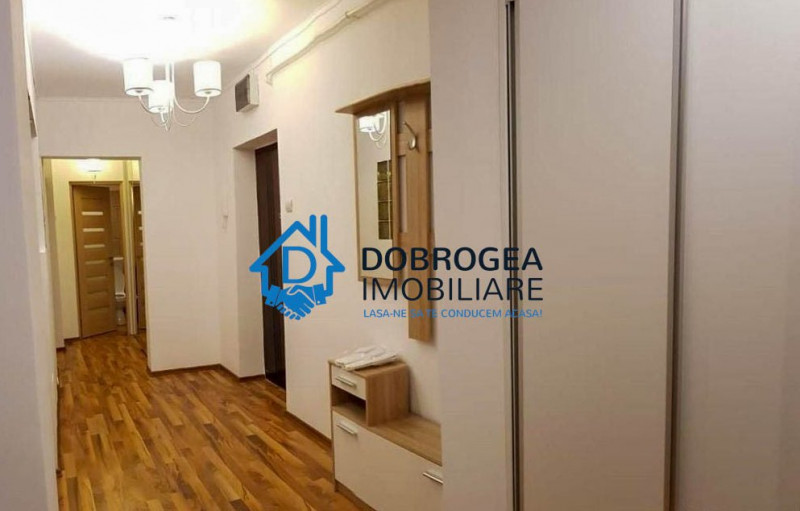 CENTRAL-APARTAMENT 3 CAMERE DECOMANDAT. ULTRADOTAT SI MOBILAT.