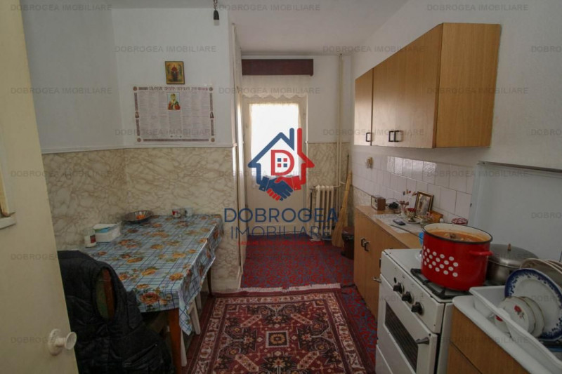 Apartament 3 camere decomandat, Str Babadag, boxa in proprietate