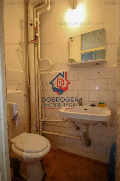 Apartament 3 camere decomandat, Str Babadag, boxa in proprietate