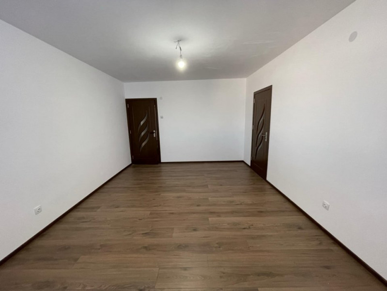 Strada Babadag, Piata Civica, 3 camere, renovat complet, 2 balcoane