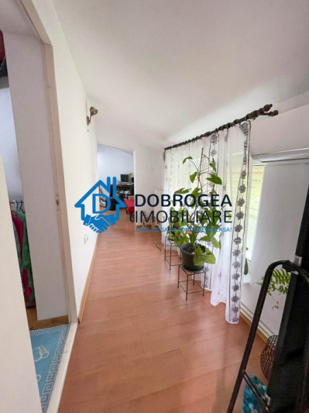 ZONA PIATA NOUA-CASA P+1, 4 CAMERE ,TEREN 370 MP.