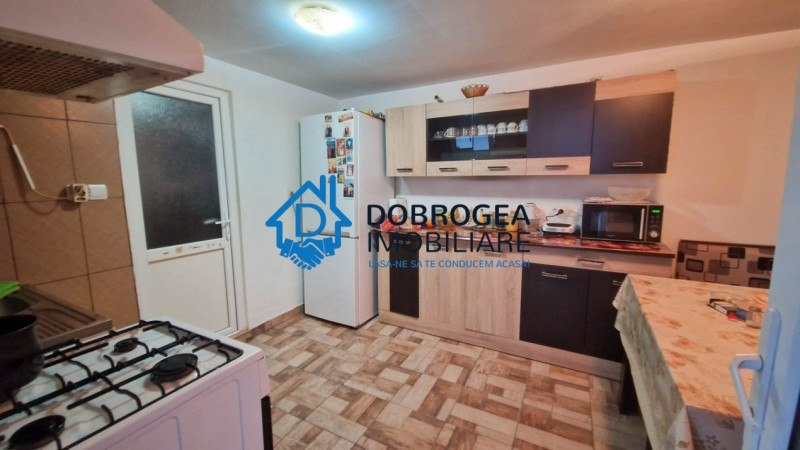 ZONA PODGORIILOR - CASA 3 CAMERE, SUPRAFATA 94 MP, CENTRALA GAZ