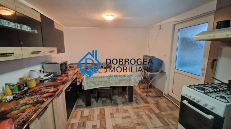 ZONA PODGORIILOR - CASA 3 CAMERE, SUPRAFATA 94 MP, CENTRALA GAZ