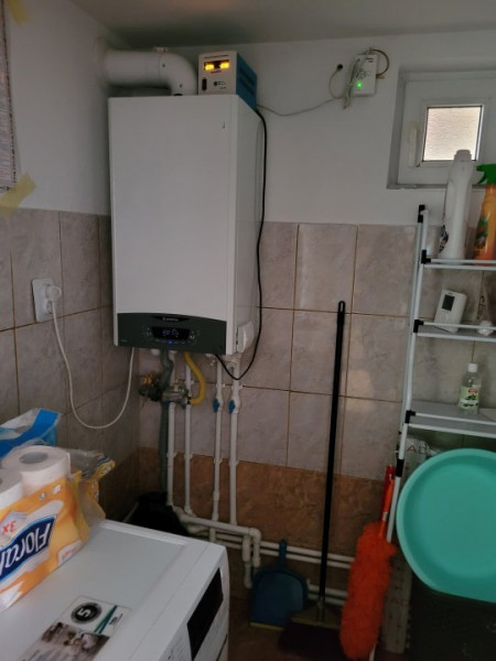 ZONA PODGORIILOR - CASA 3 CAMERE, SUPRAFATA 94 MP, CENTRALA GAZ