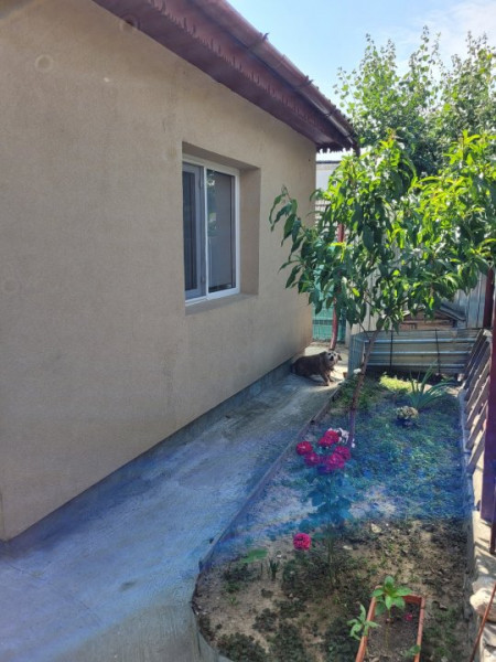 ZONA PODGORIILOR - CASA 3 CAMERE, SUPRAFATA 94 MP, CENTRALA GAZ