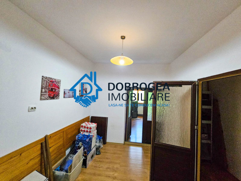 ZONA 23 AUGUST-CASA  6 CAMERE, TEREN 231 MP