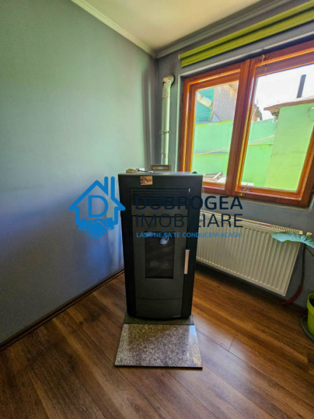 ZONA 23 AUGUST-CASA  6 CAMERE, TEREN 231 MP
