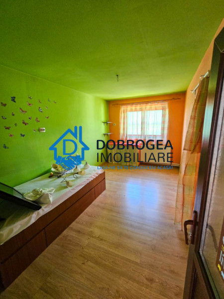 ZONA 23 AUGUST-CASA  6 CAMERE, TEREN 231 MP