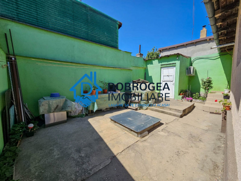 ZONA 23 AUGUST-CASA  6 CAMERE, TEREN 231 MP