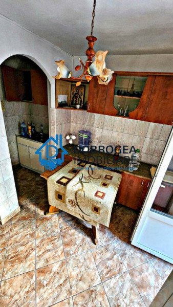 E3 - APARTAMENT 3 CAMERE DECOMANDAT , ETAJ 1 , CENTRALA PROPRIE