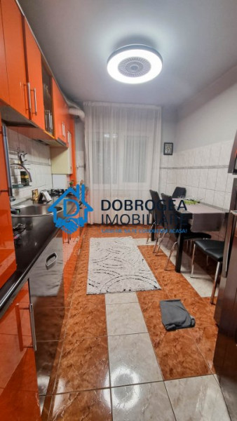 PIATA NOUA-APARTAMENT DE INCHIRIAT ,3 CAMERE DECOMANDAT, CENTRALA GAZ