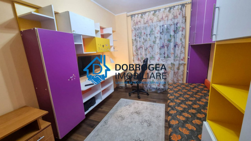 PIATA NOUA-APARTAMENT DE INCHIRIAT ,3 CAMERE DECOMANDAT, CENTRALA GAZ