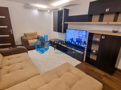 PIATA NOUA-APARTAMENT DE INCHIRIAT ,3 CAMERE DECOMANDAT, CENTRALA GAZ