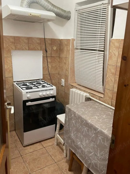 I.L. CARAGIALE-APARTAMENT 3 CAMERE SEMIDECOMANDAT,  37 MP. PARTER
