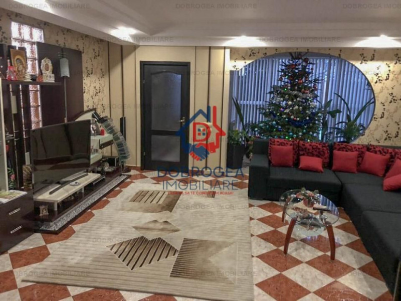 Central, P+1 250 mp, foisor, centrala pe gaz