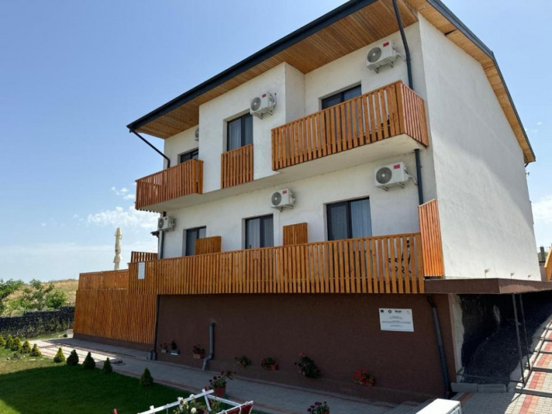 COMPLEX TURISTIC - oras Isaccea, judetul Tulcea, trecere bac UCRAINA 