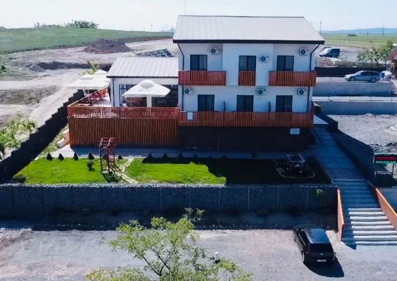 COMPLEX TURISTIC - oras Isaccea, judetul Tulcea, trecere bac UCRAINA 