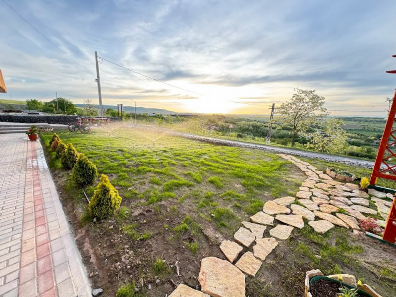 COMPLEX TURISTIC - oras Isaccea, judetul Tulcea, trecere bac UCRAINA 