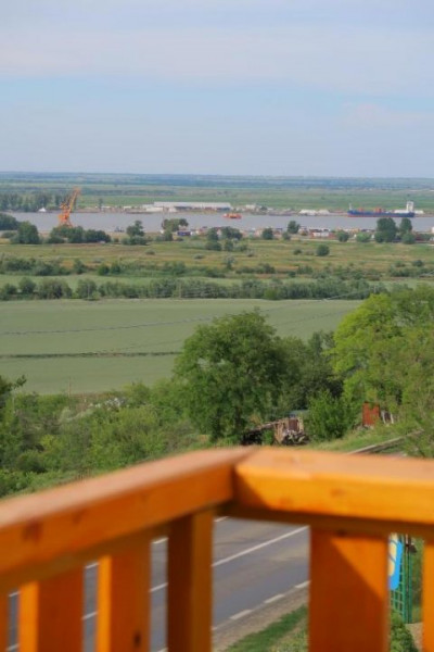 COMPLEX TURISTIC - oras Isaccea, judetul Tulcea, trecere bac UCRAINA 