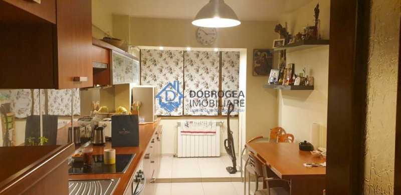 ULTRACENTRAL -3 CAMERE DECOMANDAT, ETAJ 1,MOBILAT SI UTILAT